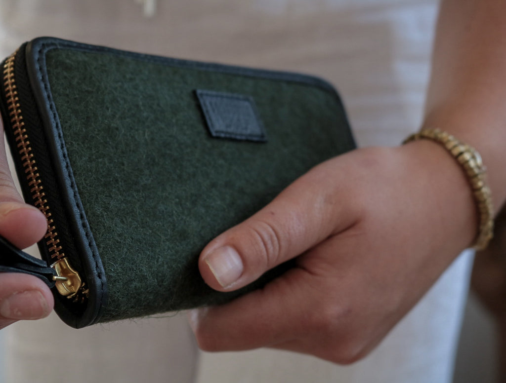 honest wolf womens zip wallet Forest green