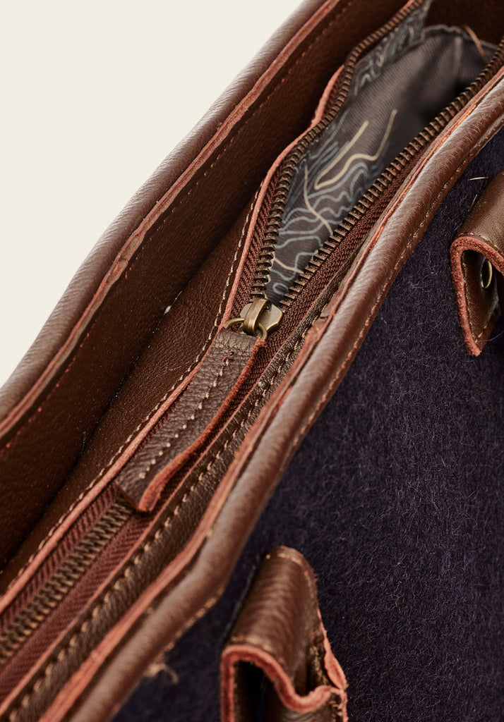 Product - Mini tote - Navy, view of the zip detail