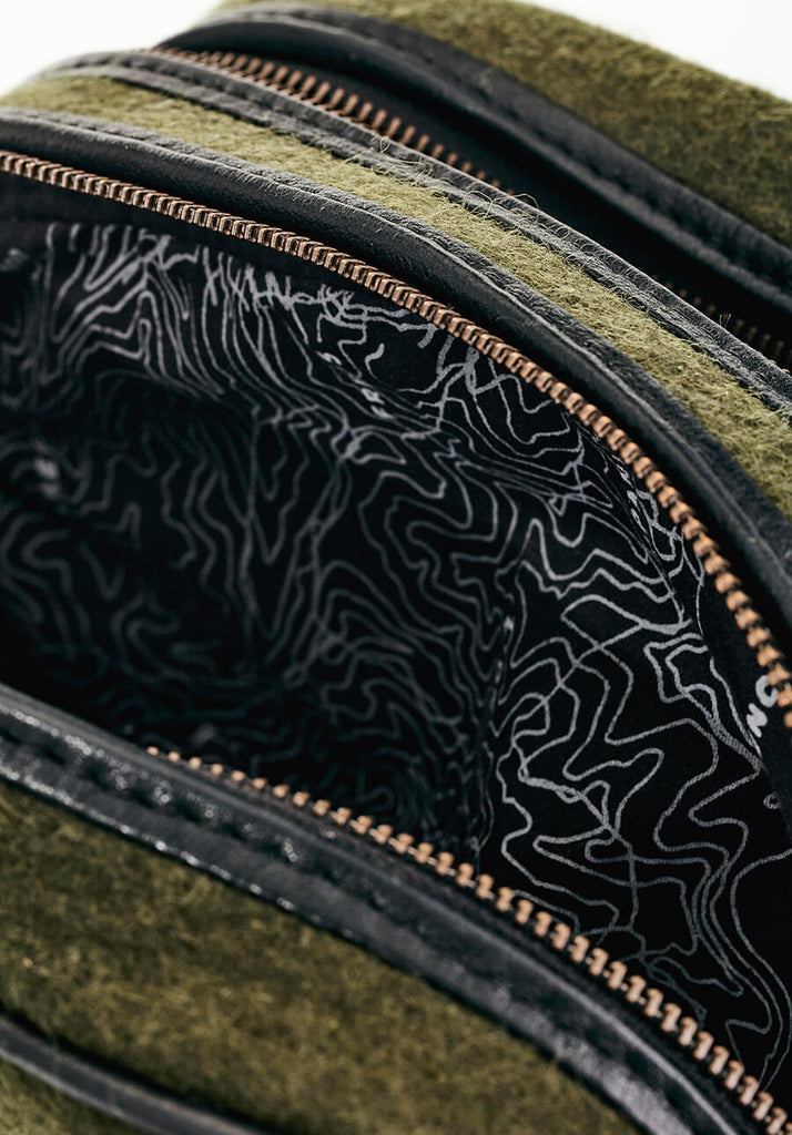 Honest wolf wool Wash Bag - Forest Green - inside lining product